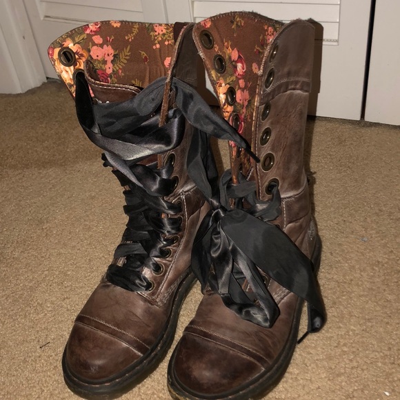 brown lace up doc martens